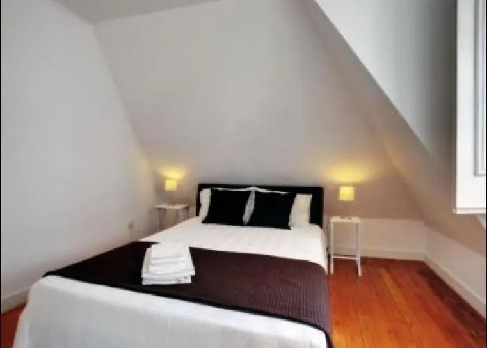 Apartament Fuer 11 Personen Und 1 Kind In Lissabon- Regiao De - Costa De Lisbo By Interhome