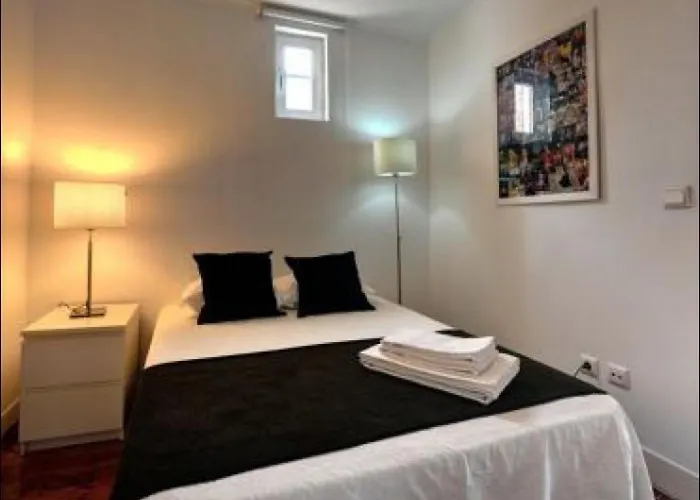 Apartament Fuer 11 Personen Und 1 Kind In Lissabon- Regiao De - Costa De Lisbo By Interhome